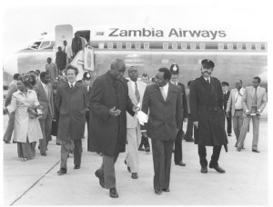 President of Zambia Dr Kenneth Kaunda arrives at London's heathrow airport to attend the 1977 Commonwealth Heads of Government Meeting (CHOGM), UK. Credit: Commonwealth Secretariat ref al049